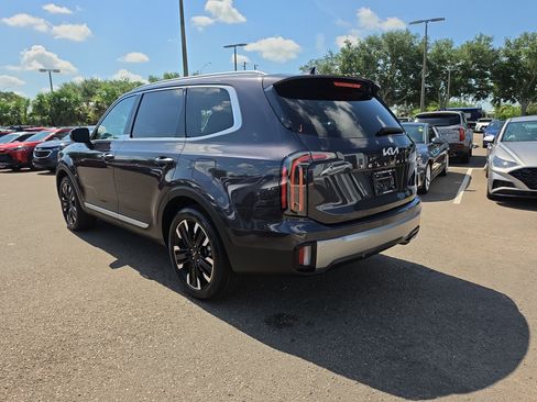 Certified 2025 Kia Telluride SX w/ SX Captain's Chair Package FWD image 6