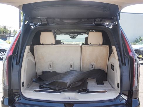Used 2023 Cadillac Escalade Premium Luxury w/ Performance Package AWD/4WD image 36