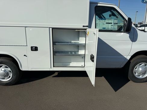 New 2027 Ford E-350 and Econoline 350 Super Duty w/ Power Equipment Group RWD image 8