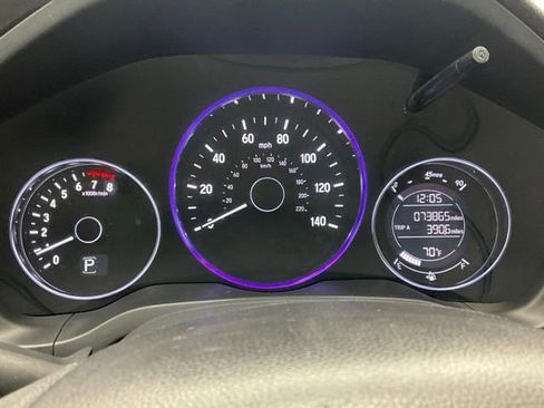 Used 2018 Honda HR-V EX image 9