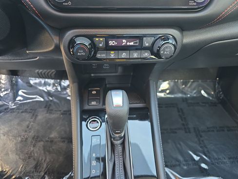 Used 2023 Nissan Kicks SR w/ SR Premium Package image 29