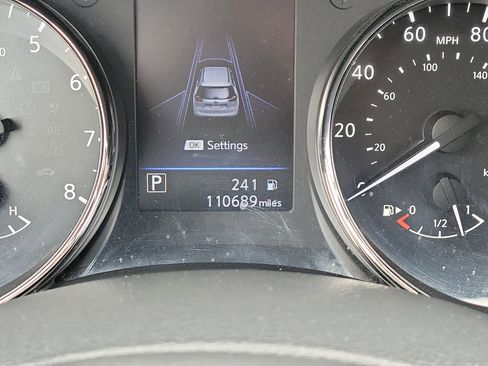 Used 2019 Nissan Rogue SV FWD image 25