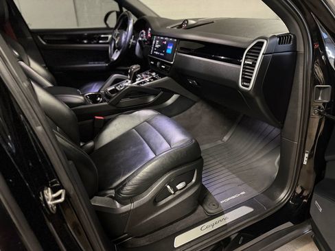 Used 2019 Porsche Cayenne AWD/4WD image 30