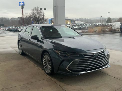 Used 2020 Toyota Avalon Limited w/ Advanced Safety Package image 3