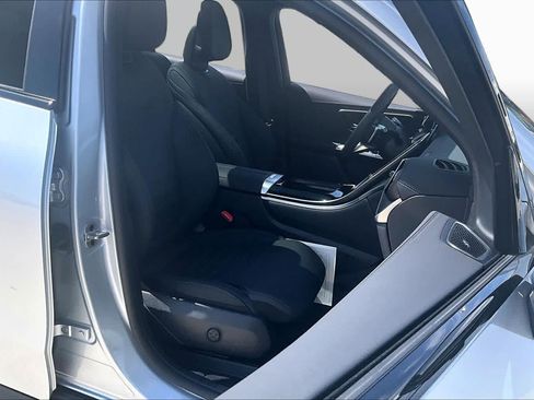 Used 2024 Mercedes-Benz GLC 300 image 8