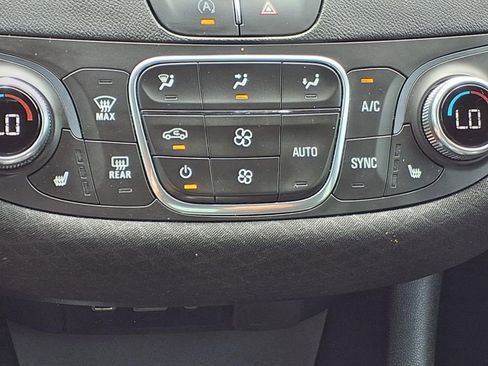 Used 2020 Chevrolet Malibu LT FWD image 15