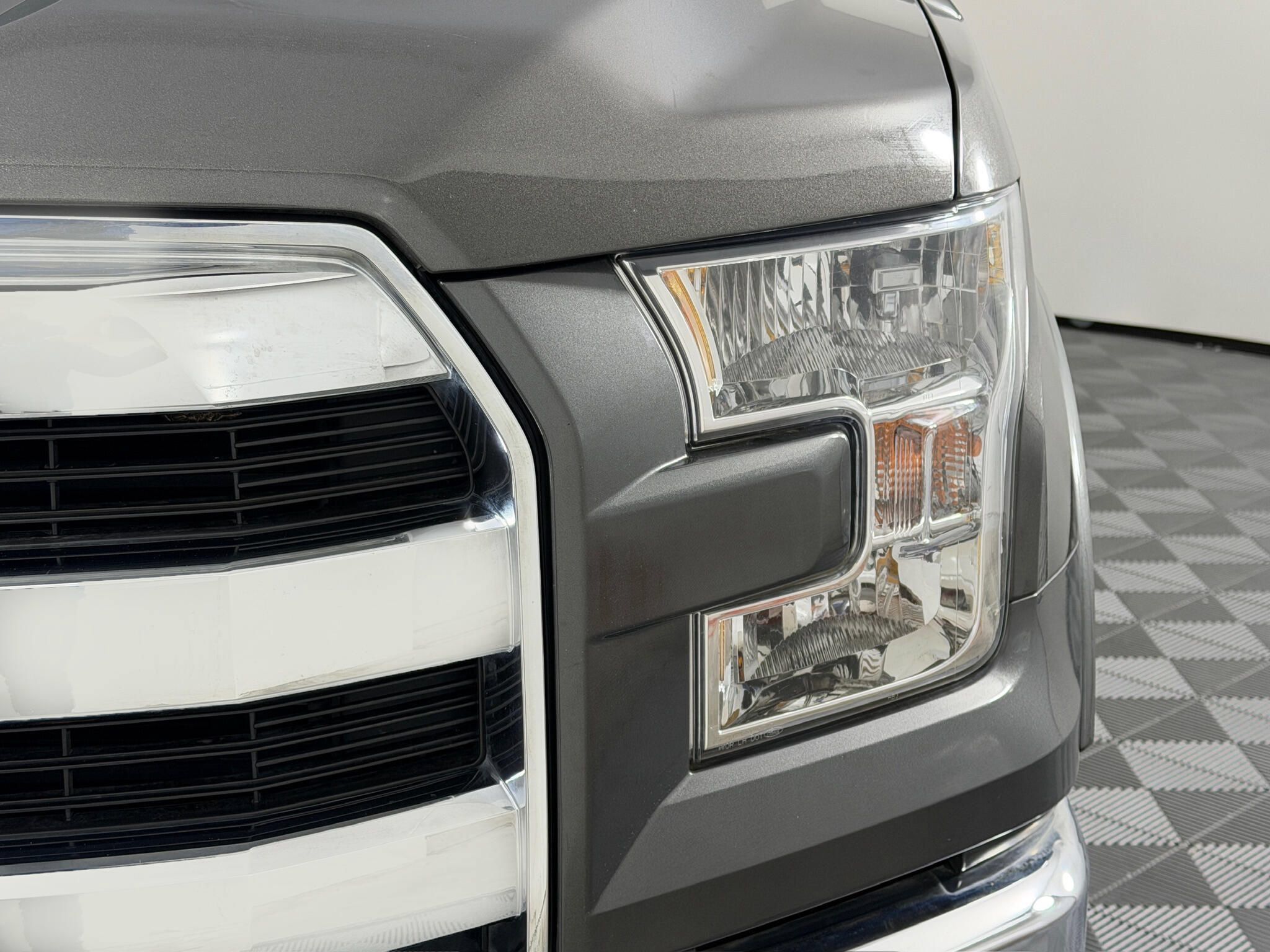 Used 2017 Ford F150 Lariat w/ Equipment Group 501A Mid AWD/4WD image 5