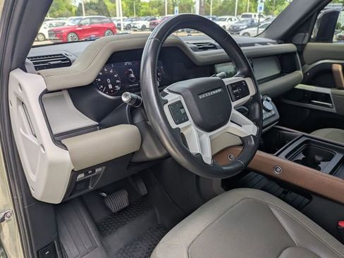 Used 2020 Land Rover Defender 110 SE image 13