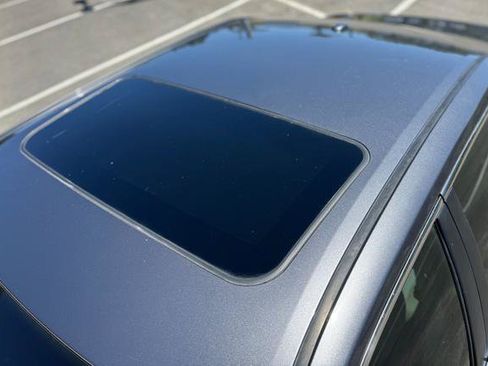 Used 2014 Toyota Camry XLE w/ Moonroof Package FWD image 12