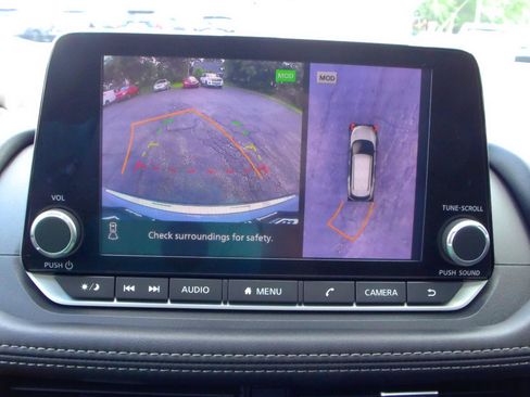 Used 2023 Nissan Rogue SL FWD image 19