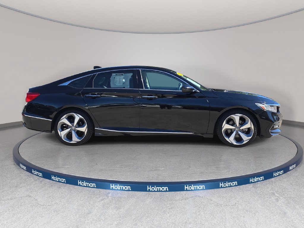 Used 2018 Honda Accord Touring image 5