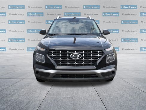 Used 2025 Hyundai Venue SEL FWD image 2
