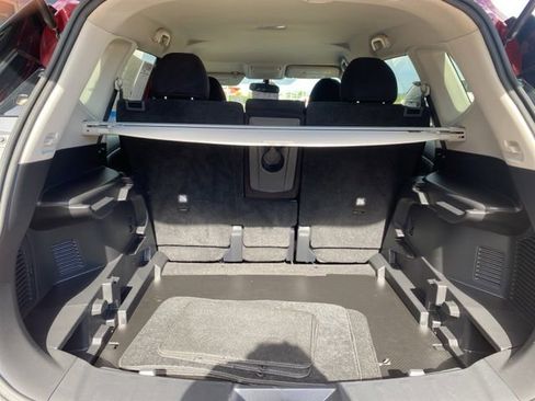 Used 2016 Nissan Rogue SV AWD/4WD image 5
