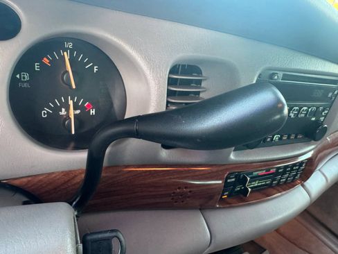 Used 2002 Buick Le Sabre Custom w/ Luxury Pkg FWD image 19