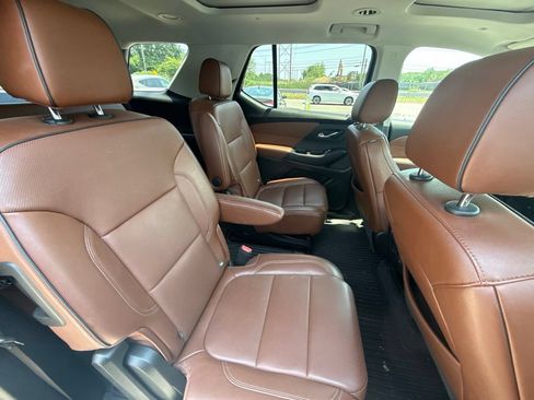 Used 2020 Chevrolet Traverse High Country w/ LPO, 'HIT The Road' Package AWD/4WD image 23