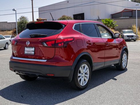 Used 2018 Nissan Rogue Sport S w/ S Appearance Package FWD image 4