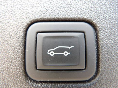 Used 2024 Chevrolet Equinox LT FWD image 32