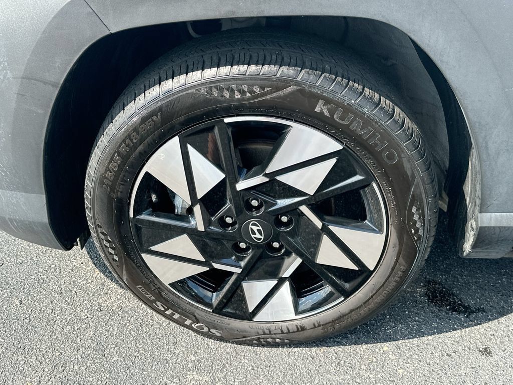 Used 2025 Hyundai Kona SEL FWD image 24