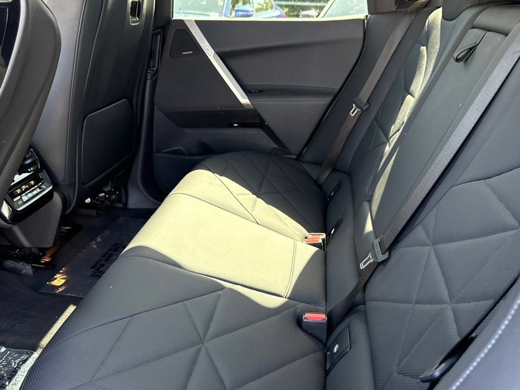 Certified 2024 BMW iX xDrive50 w/ Premium Package AWD/4WD image 34