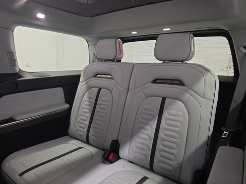 Used 2023 Rivian R1S Adventure AWD/4WD image 22