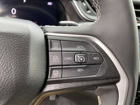 Certified 2025 Jeep Grand Cherokee L Laredo image 17