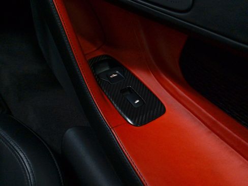Used 2019 McLaren 600LT RWD image 12
