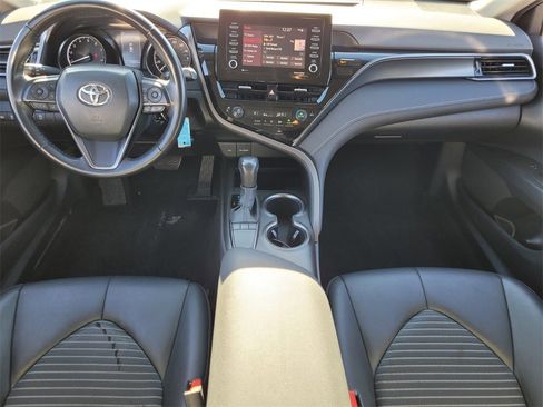 Used 2023 Toyota Camry SE image 8