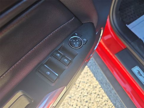 Used 2019 Ford Mustang GT Premium image 17