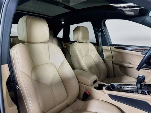 Certified 2024 Porsche Macan AWD/4WD image 18