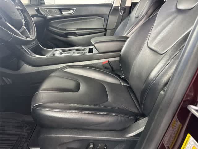 Used 2022 Ford Edge Titanium AWD/4WD image 11