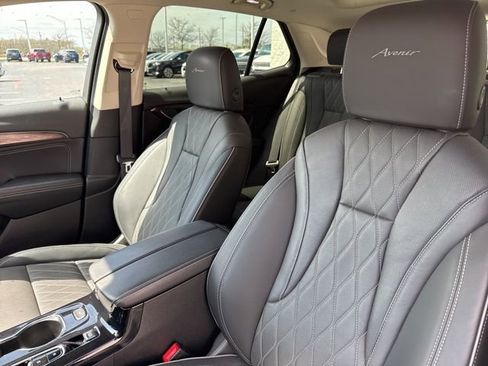 Used 2023 Buick Envision Avenir image 12