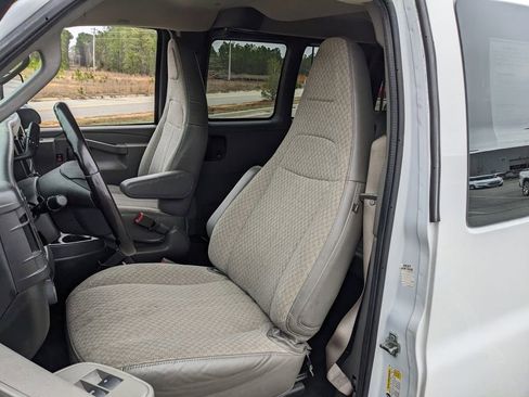 Used 2020 Chevrolet Express 3500 LT w/ LT Preferred Equipment Group image 25