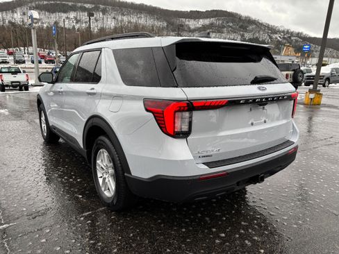 New 2026 Ford Explorer Active image 4