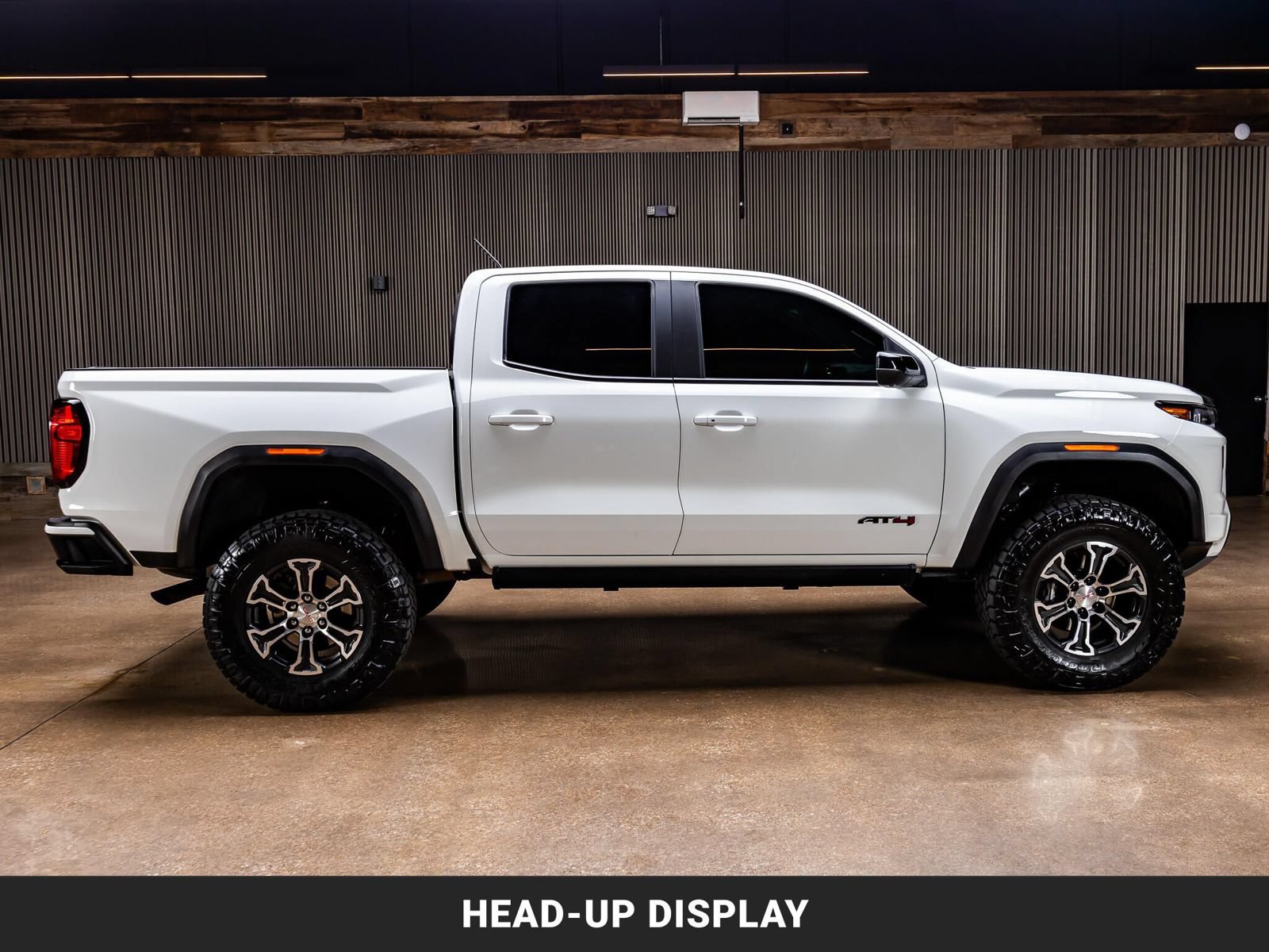 Used 2024 GMC Canyon AT4 w/ AT4 Premium Package AWD/4WD image 10