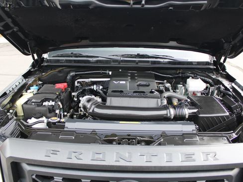 Used 2023 Nissan Frontier PRO-4X w/ Pro Convenience Package image 13