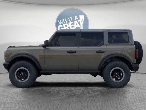 New 2026 Ford Bronco Badlands w/ Sasquatch Package AWD/4WD image 3