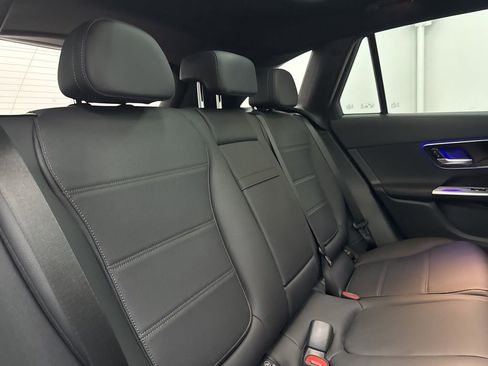 Used 2026 Mercedes-Benz GLC 300 GLC 300 image 25