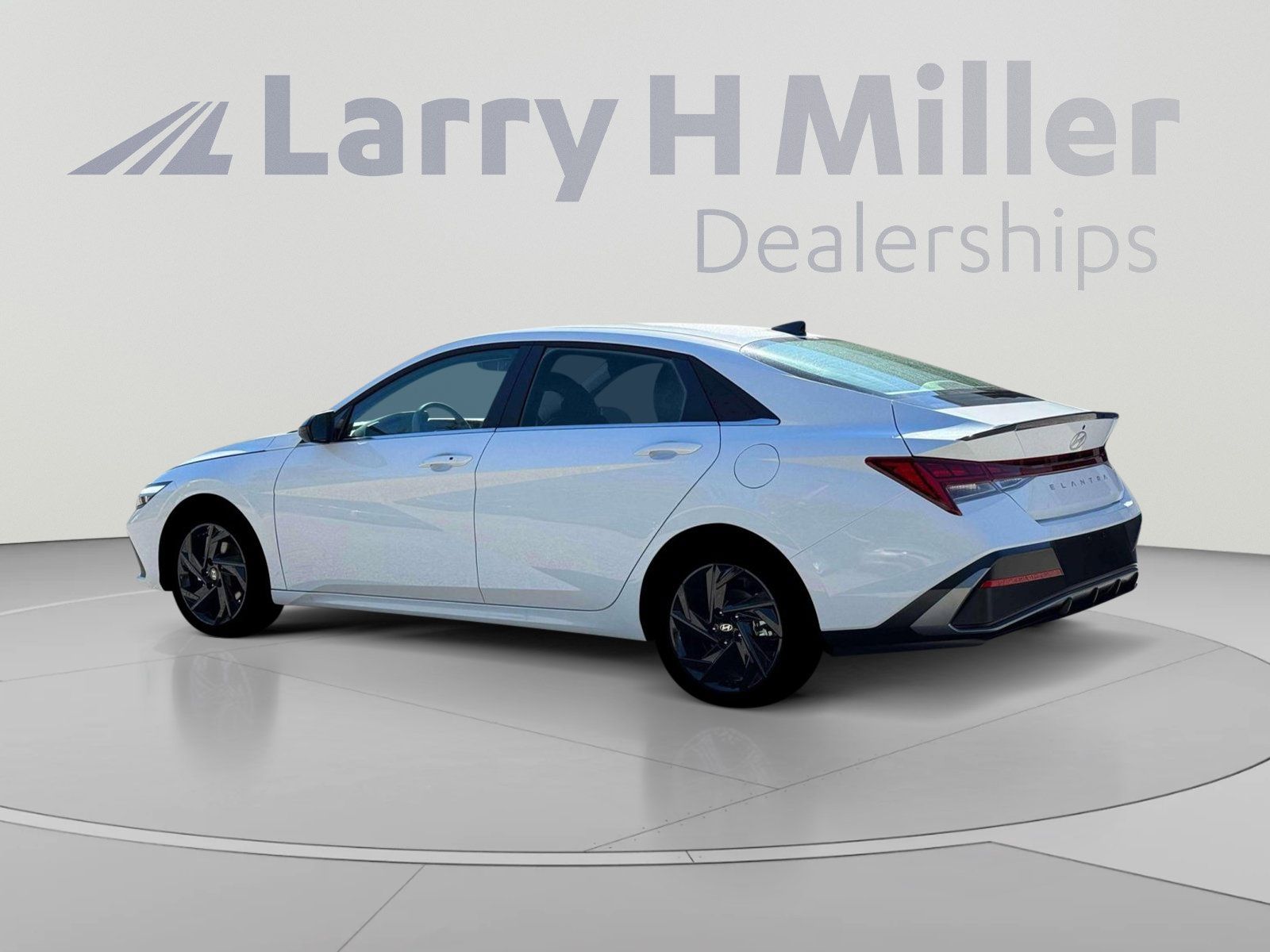 New 2026 Hyundai Elantra SEL Sport Premium FWD image 4
