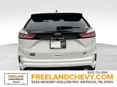 Used 2022 Ford Edge ST image 4