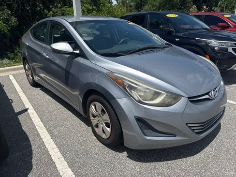 Used 2016 Hyundai Elantra SE FWD image 2