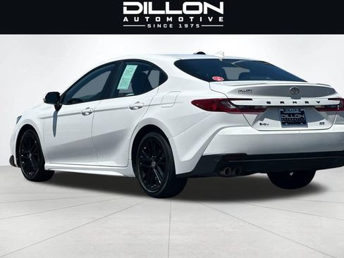 Used 2025 Toyota Camry SE FWD image 6