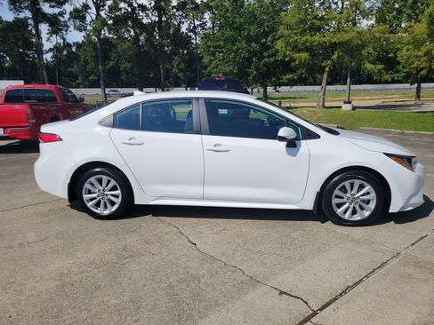 Certified 2026 Toyota Corolla LE w/ LE Premium Package FWD image 12