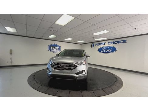 Used 2024 Ford Edge Titanium AWD/4WD image 5