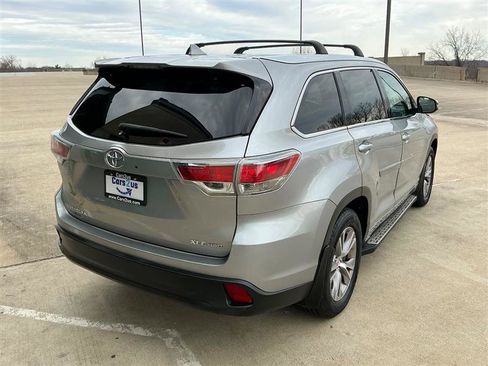 Used 2015 Toyota Highlander XLE image 6