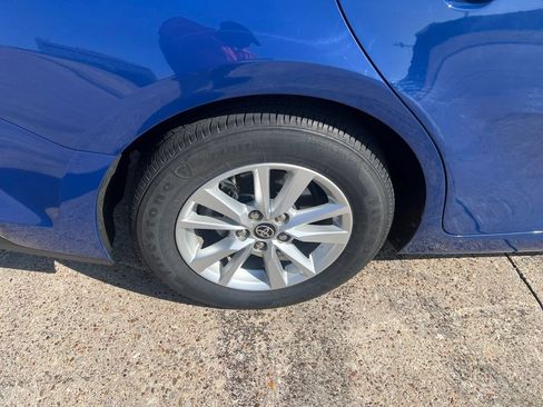 Used 2025 Toyota Camry LE FWD image 17