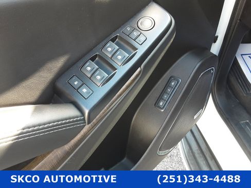 Used 2018 GMC Yukon Denali image 25