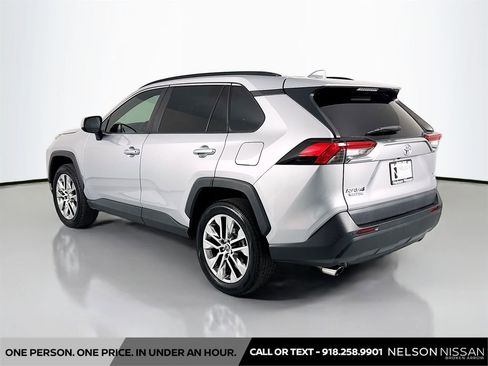 Used 2021 Toyota RAV4 XLE Premium AWD/4WD image 7