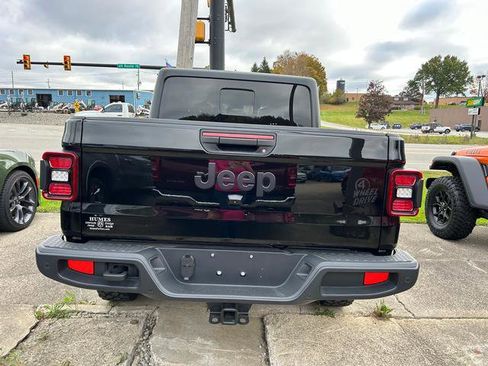 New 2025 Jeep Gladiator Willys image 4