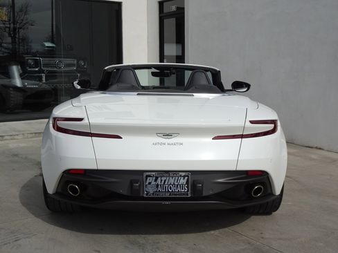 Used 2020 Aston Martin DB11 Volante image 6