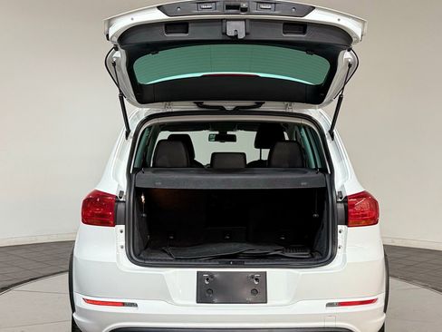 Used 2017 Volkswagen Tiguan Sport image 30